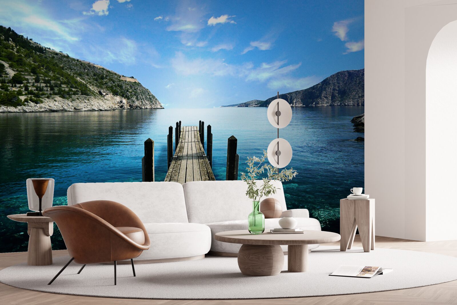 Papier peint sur le fond du ciel, des montagnes et de la rivière, on peut voir le ponton