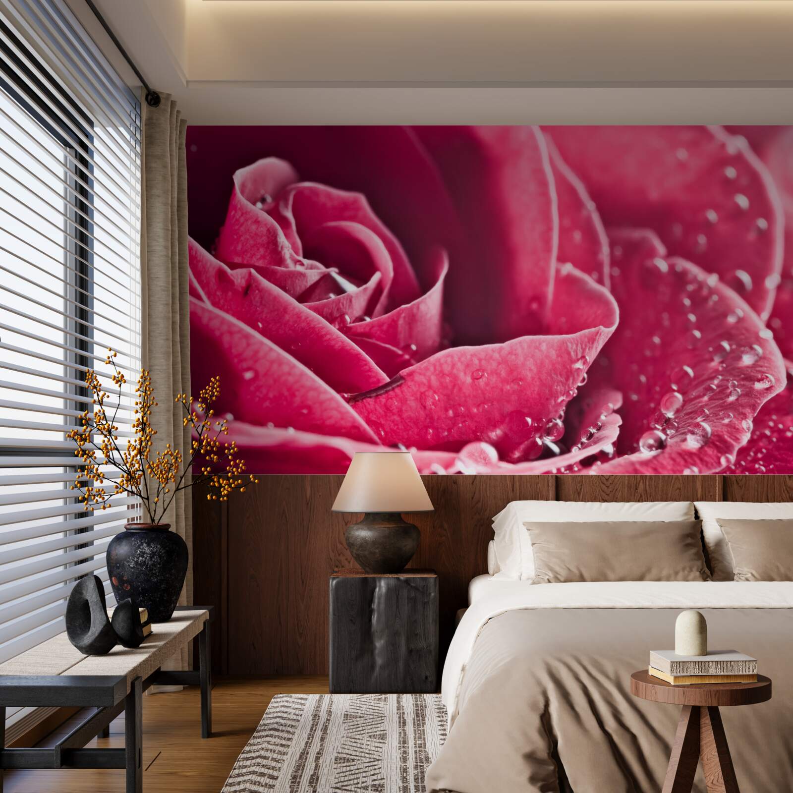 Papier peint grande rose avec des gouttes d'humidité