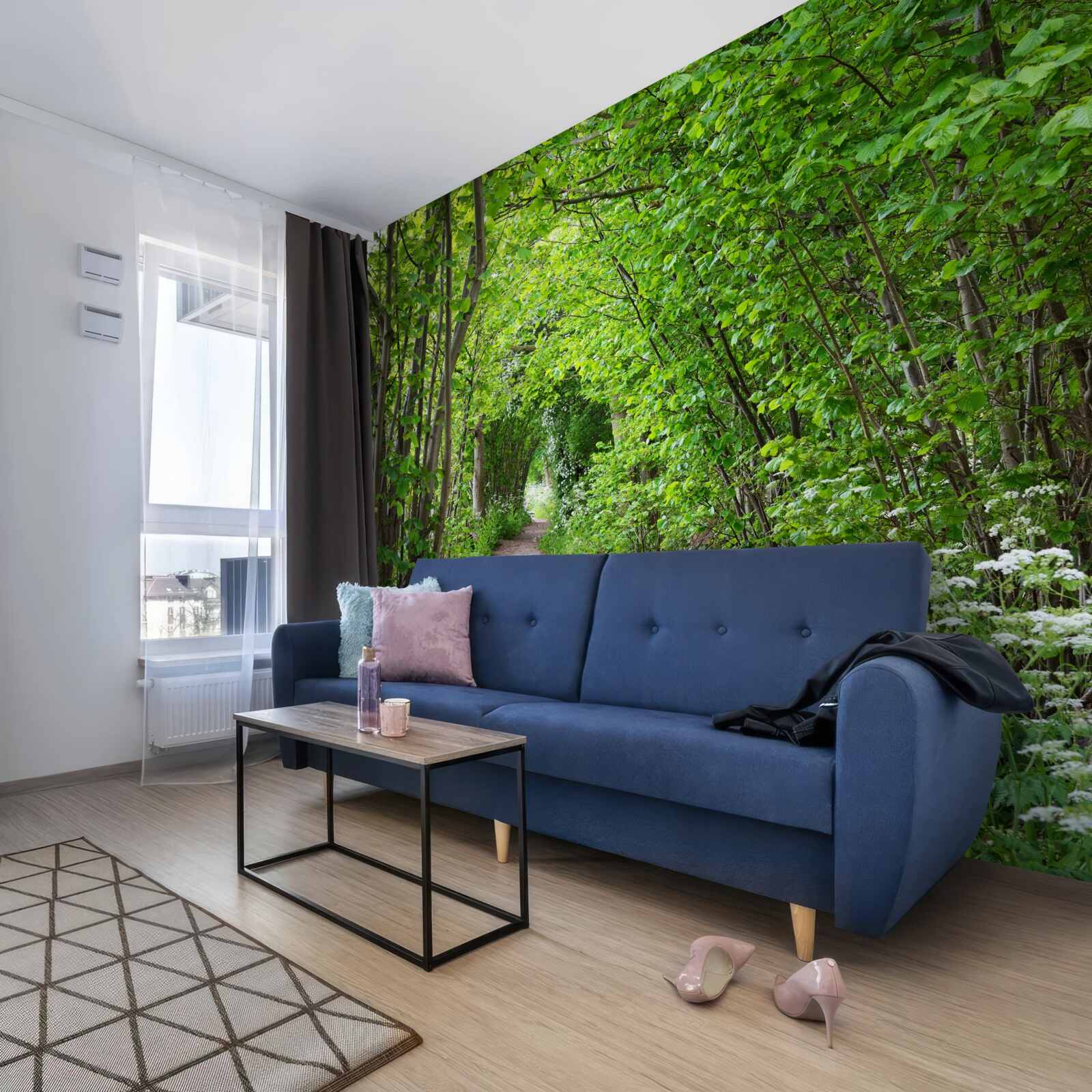 Papier peint chemin à travers la forêt dense d'émeraude