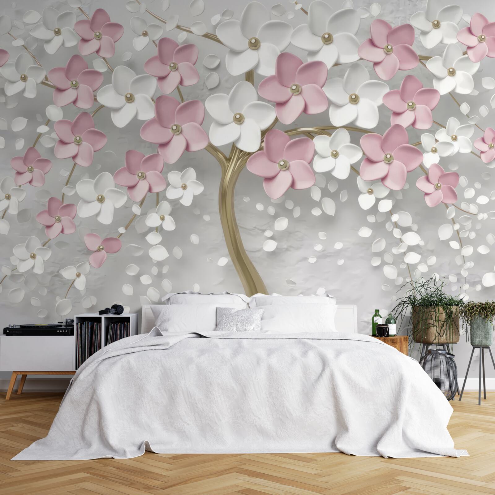 Papier peint petites fleurs blanches et roses sur un arbre aux feuilles dorées