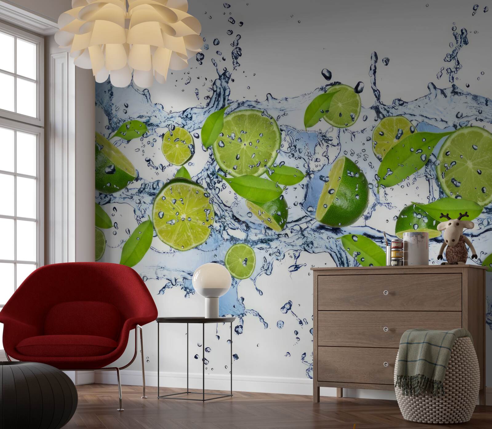 Papier peint citrons verts coupés en tranches et placés dans l'eau