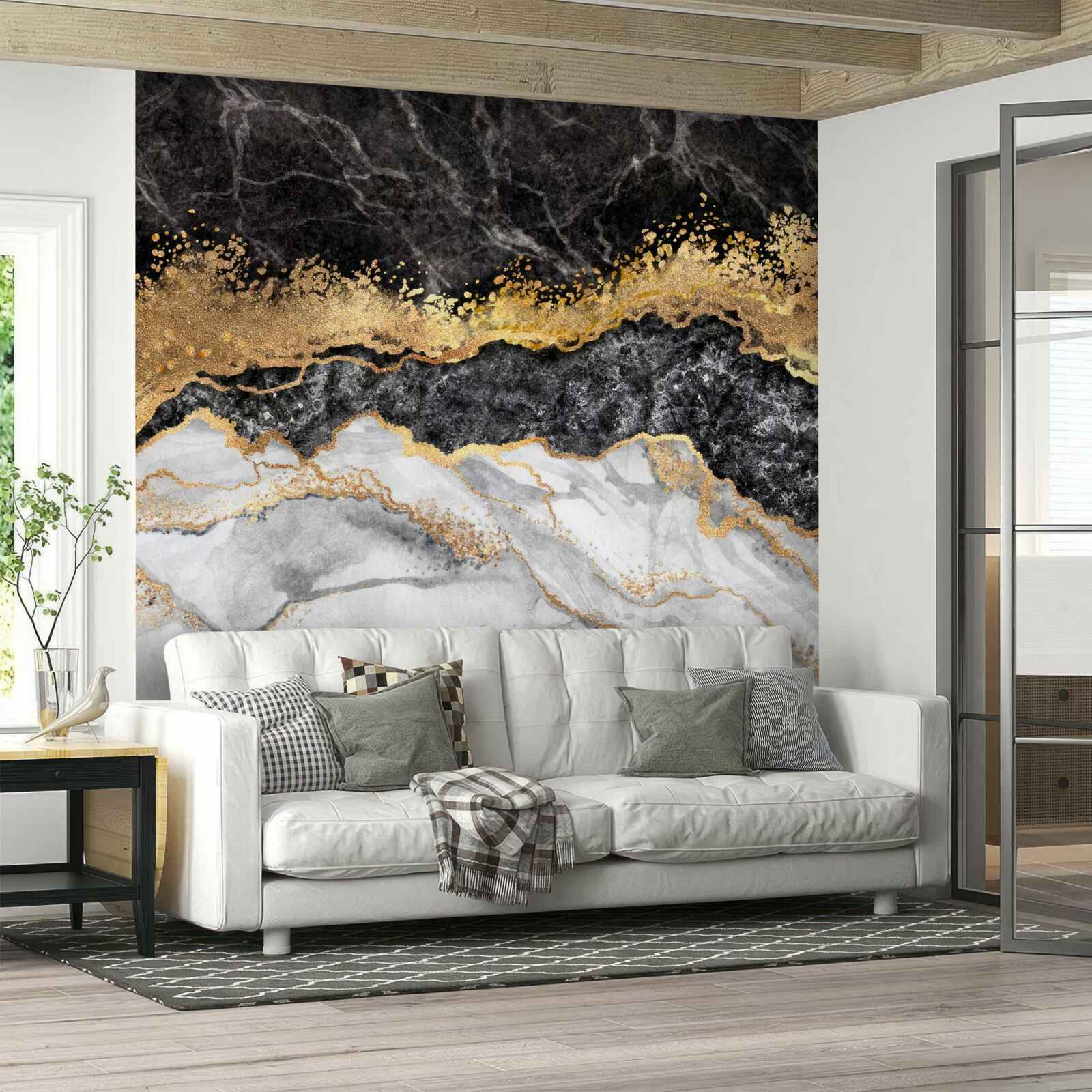 Papier peint marbre dans les tons noir, blanc et or