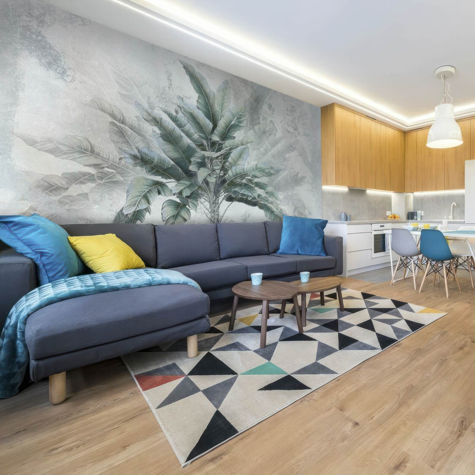 Papier peint un énorme palmier caché dans la brume