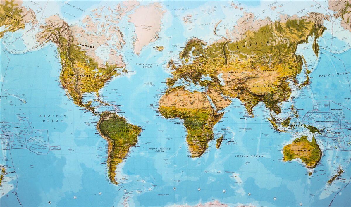 Papier peint carte du monde avec les zones d'altitude