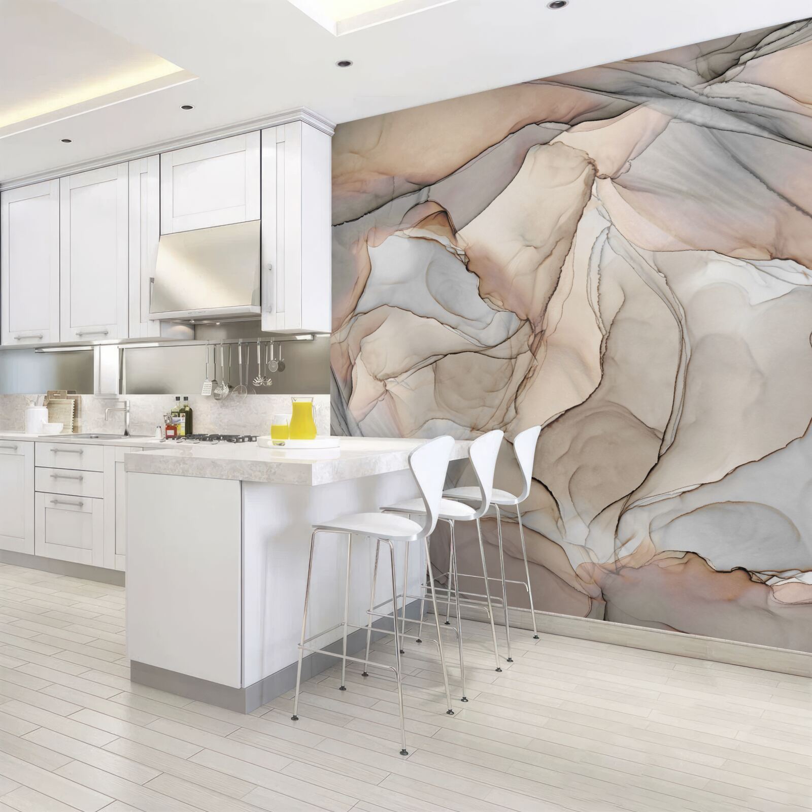 Papier peint motifs roses et bleus sur marbre crème