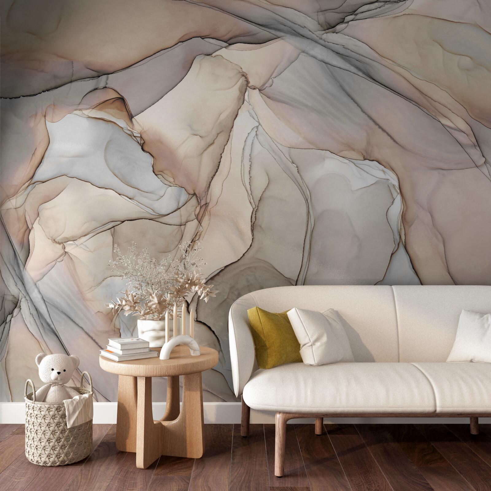 Papier peint motifs roses et bleus sur marbre crème