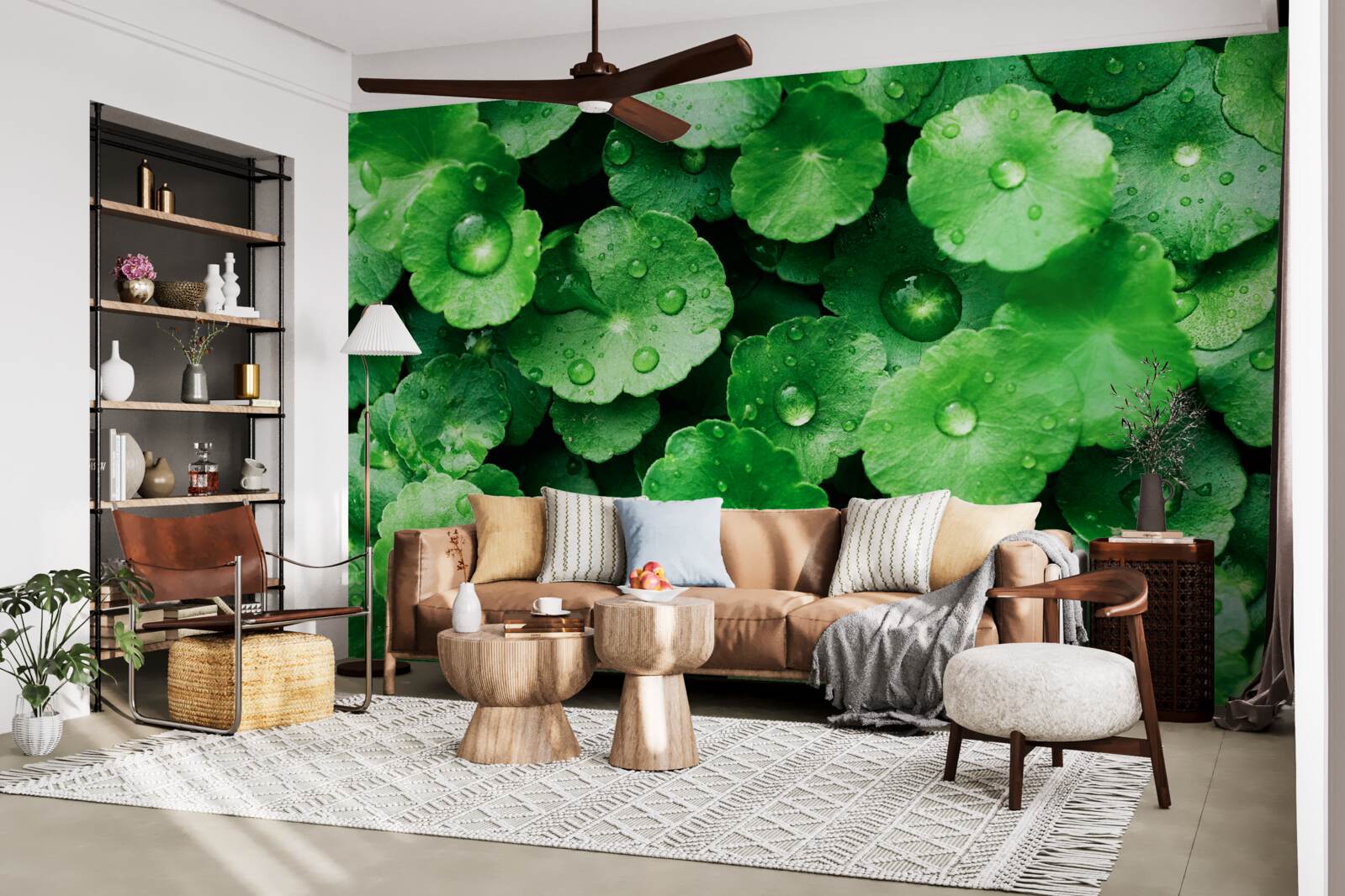 Papier peint feuilles vertes recouvertes de gouttes d'eau fraîches
